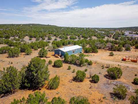 21 Dixon Road, Moriarty, NM 87035