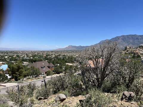 4424 SKYLINE Court NE, Albuquerque, NM 87111