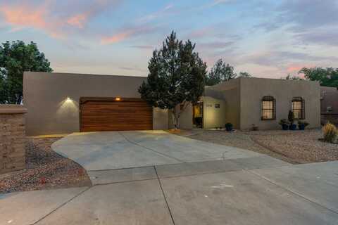 2400 Kestrel Court NW, Albuquerque, NM 87107