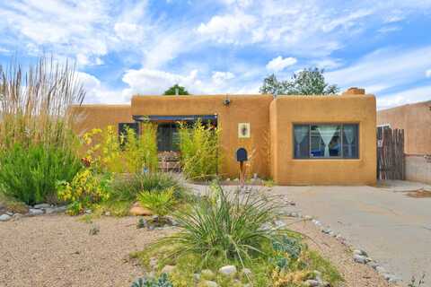 709 Ortiz Drive NE, Albuquerque, NM 87108