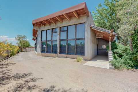 21 Llanito Road, Bernalillo, NM 87004