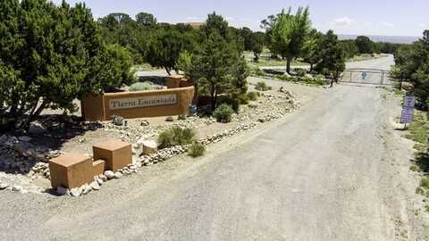 36 Camino Monte Azul, Edgewood, NM 87015