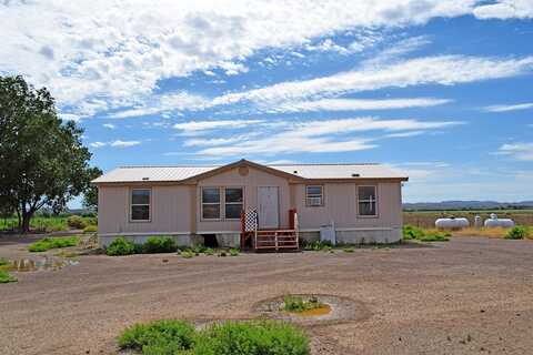 28 Community Road, Polvadera, NM 87828