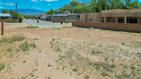 251 Valle Encantado Drive NW, Albuquerque, NM 87107