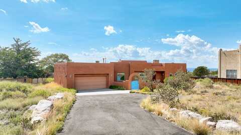 908 TRAMWAY Lane NE, Albuquerque, NM 87122