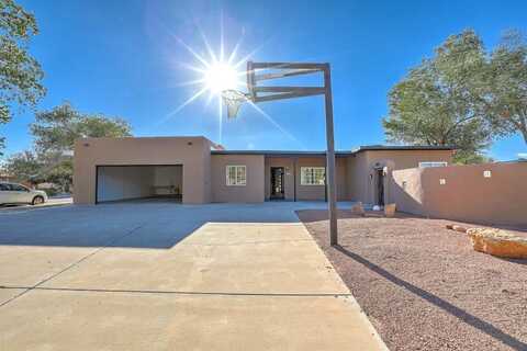 5805 PAULINE Street NW, Albuquerque, NM 87107