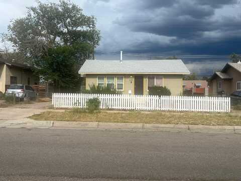 412 Harvard Drive SE, Albuquerque, NM 87106