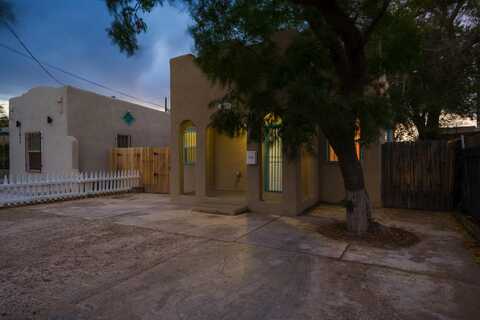 1017 12th Street NW, Albuquerque, NM 87104