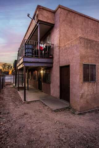 134 Rhode Island Street SE, Albuquerque, NM 87108