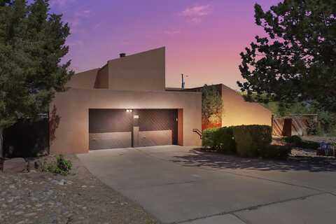 2527 Harold Place NE, Albuquerque, NM 87106