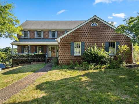 1632 SUMMIT DR, WAYNESBORO, VA 22980