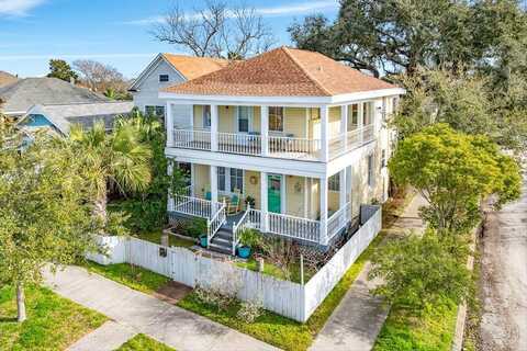 3727 Ave N 1/2, Galveston, TX 77550