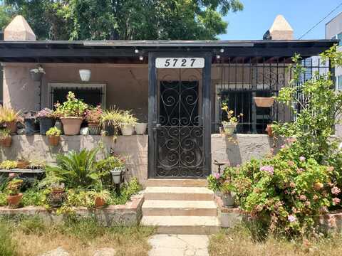 5727 Klump Avenue, North Hollywood, CA 91601