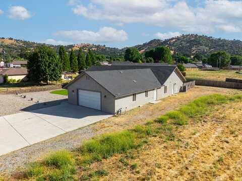 17981 Swaps Court, Tehachapi, CA 93561