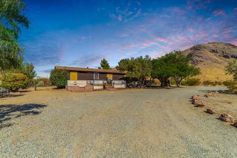 4032 Maxwell Avenue, Mojave, CA 93501