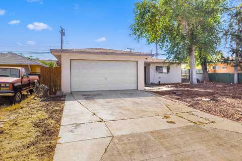 44036 Cedar Avenue, Lancaster, CA 93534