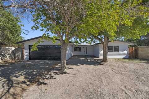 7643 Xavier Avenue, California City, CA 93505