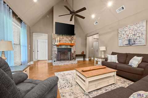 100 Tranquility Oaks, Denham Springs, LA 70706