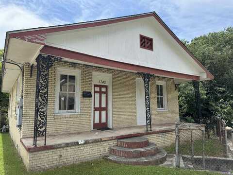 1742 NAPOLEON ST, Baton Rouge, LA 70802