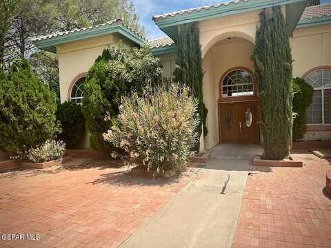 112 Santo Ysidro Road, Santa Teresa, NM 88008