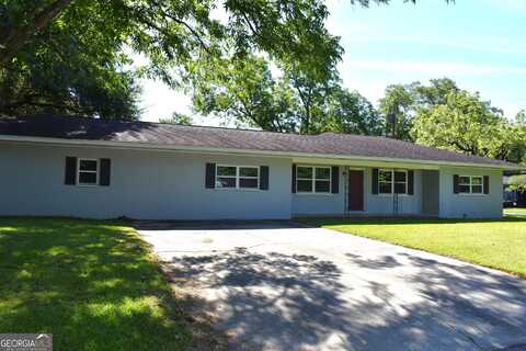 297 S Kennedy, Metter, GA 30439