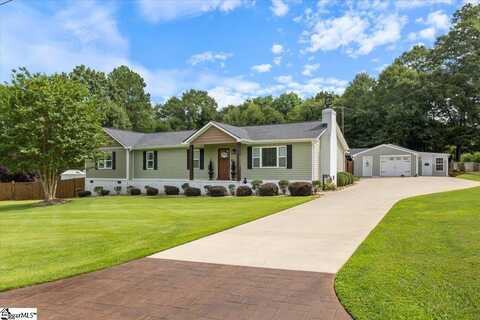 152 Hayes Circle, Wellford, SC 29385