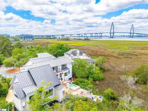 831 Bridge Point Circle, Mount Pleasant, SC 29464