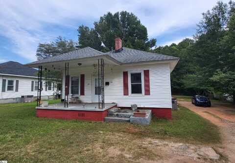 17 Gallon Street, Laurens, SC 29360