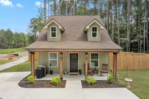 712A Glenwood Street Extension, Belton, SC 29627