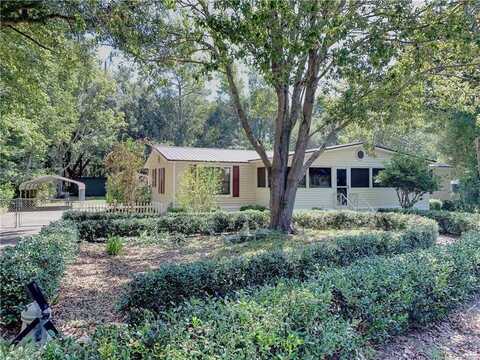 907 Oak Street, Darien, GA 31305