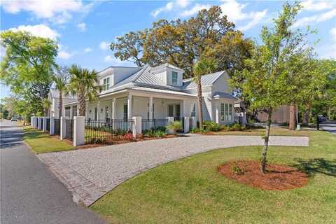 1195 George Lotson Ave, Saint Simons Island, GA 31522