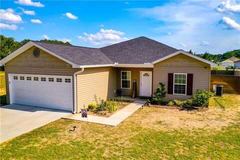 469 Lakeside Circle, Baxley, GA 31513