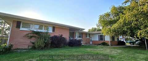 2748 N Webb Rd, Grand Island, NE 68803