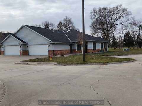 430 S Woodland Dr, Grand Island, NE 68801