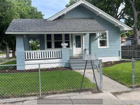 724 W 10th St, Grand Island, NE 68801