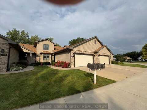 1531 Stagecoach Rd, Grand Island, NE 68801