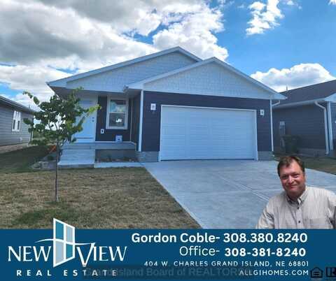 4325 Dawn St, Grand Island, NE 68803