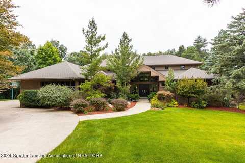 6403 Woodcliffe Lane, East Lansing, MI 48823