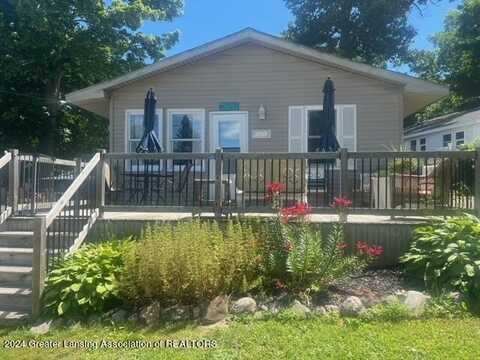 2619 Lansing Street, Crystal, MI 48818