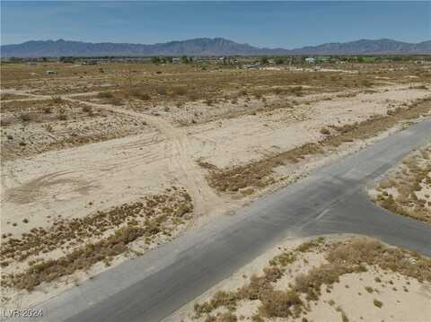 651 E Betty Avenue, Pahrump, NV 89060