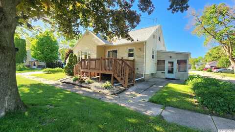 308 5th Ave S, CLEAR LAKE, IA 50428