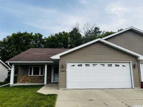 1661 10TH SW, MASON CITY, IA 50401