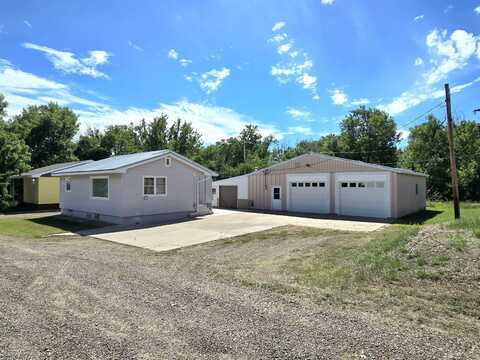 210 White Chapel Rd, Glendive, MT 59330