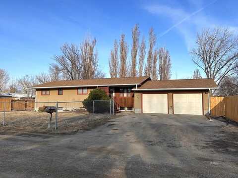 207 3rd St, Glendive, MT 59330