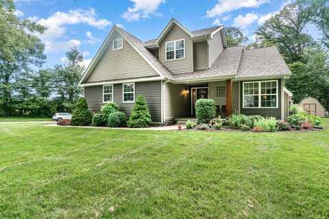 452 Oak Hollow Drive, Valparaiso, IN 46383