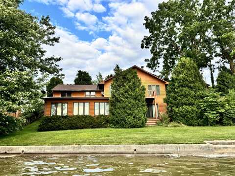 1500 N Lake Shore Drive, Kewanna, IN 46939