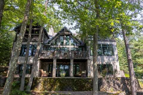 9133 DAVIES RD, Minocqua, WI 54548