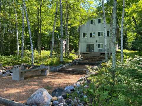 7323 LOGGING DR, Presque Isle, WI 54557