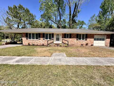 122 W Grace Street, Williamston, NC 27892