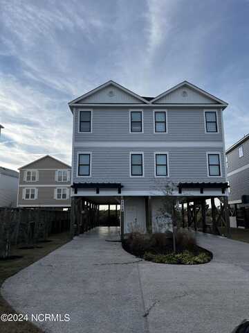 811 N New River Drive, Surf City, NC 28445